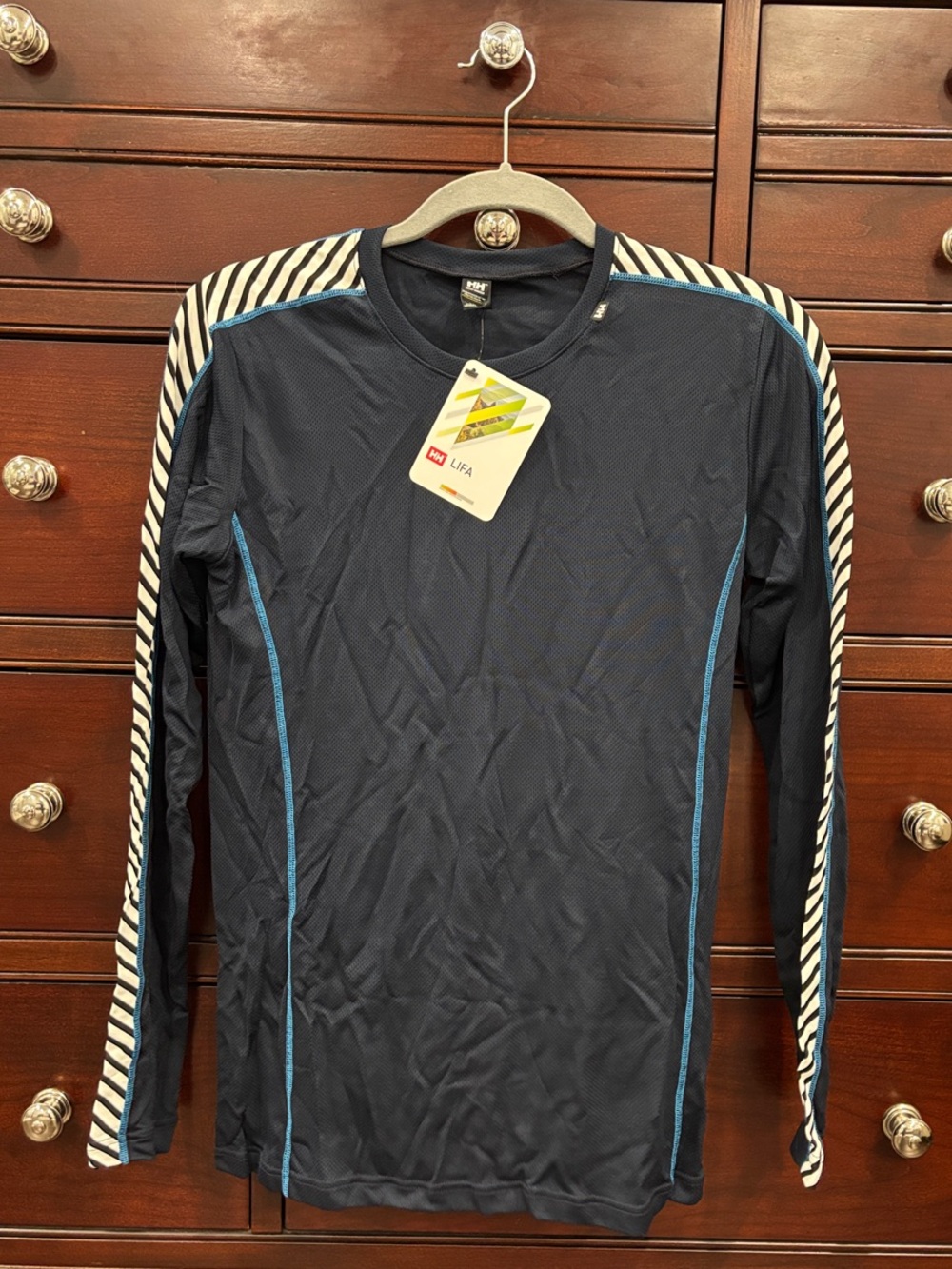 Helly Hansen Navy LIFA Baselayer size Large but fits like Medium